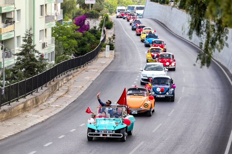 Çiğli’de coşku zirve yaptı… Çiğli’de Vosvos turlu selamlama