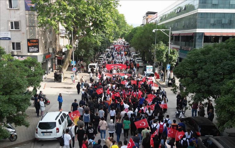 İnegöl'de 19 Mayıs coşkusu sokaklara taştı