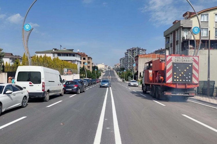 Körfez Mevlana Caddesi’nde yol çizgileri de tamam