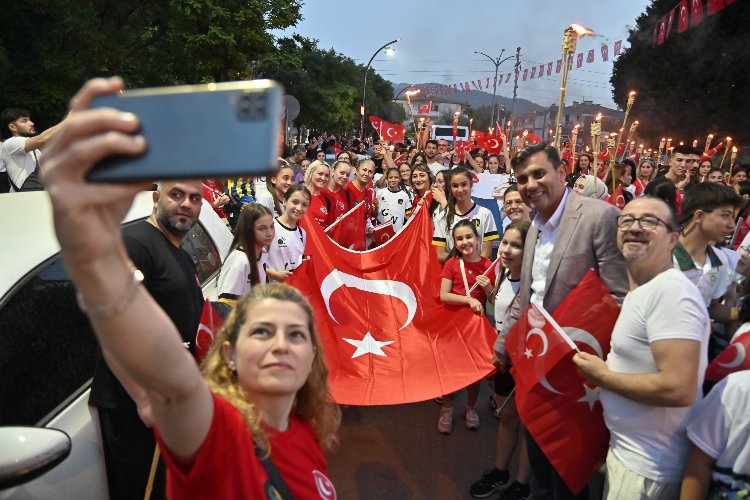 Manisa’da 19 Mayıs Fener Alayı ile kutlandı