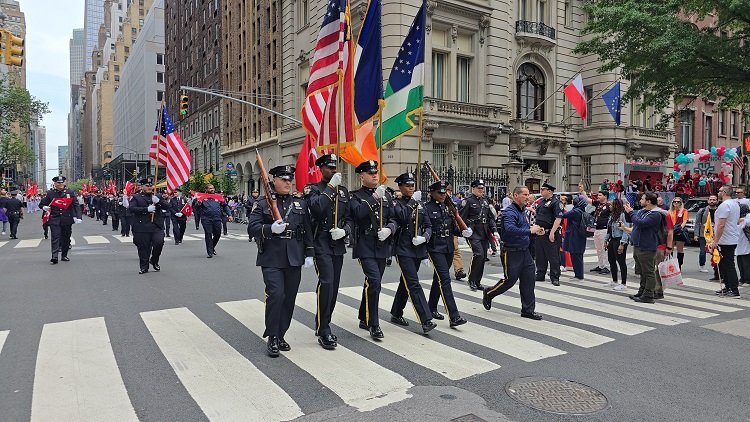 New York, Türk bayraklarıyla donatıldı