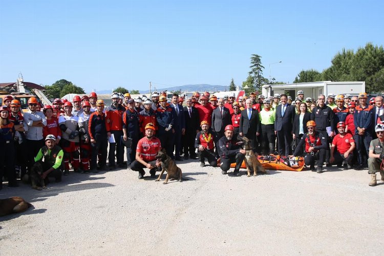 Osmangazi Belediyesi Arama Kurtarma Ekibinden nefes kesen tatbikat