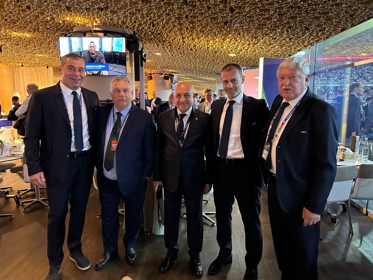 Büyükekşi, EURO 2024 açılışı öncesi FIFA ve UEFA başkanları ile buluştu