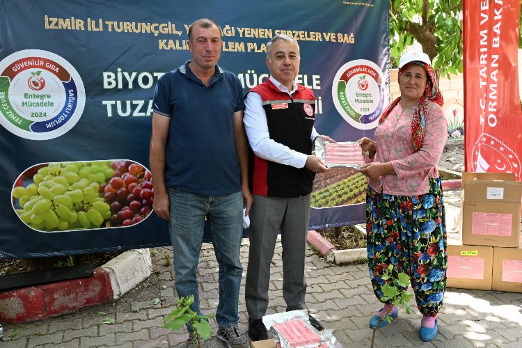 "İzmir’de üzümde ilaç kalıntısına geçit vermeyeceğiz"