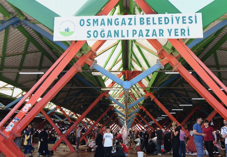 Osmangazi'de kurbanlıklar hijyenik ortamlarda kesildi