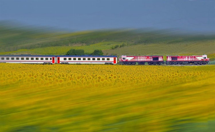 Turistik Tatvan treni sefere çıkıyor