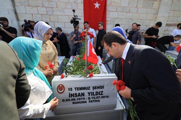 15 Temmuz şehitlerine İstanbul Büyükşehir’de özel anma