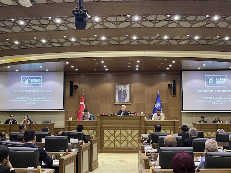 Bursa Büyükşehir Belediye Meclisi'nde gerginlik