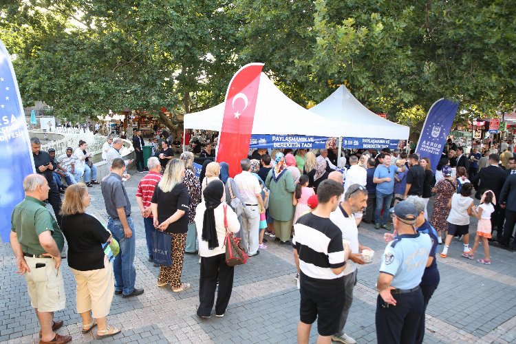 Bursa'da aşure kazanları birlik ve beraberlik için kaynadı