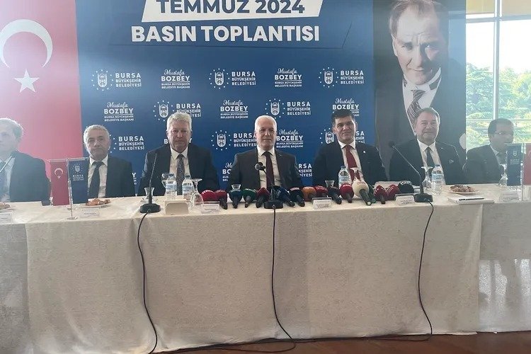 Bursa’da Başkan Bozbey, ‘Temmuz Ayı Basın Bilgilendirme Toplantısı’ düzenledi