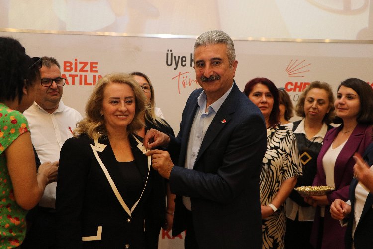 Bursa'da İYİ Parti'den 150 kişi Cumhuriyet Halk Partisi'ne geçti