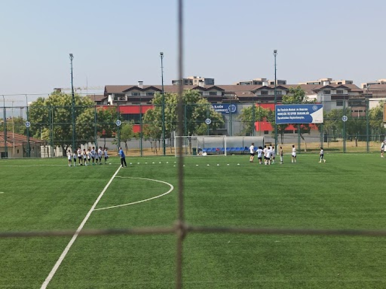 Emek Spor Tesisleri'nde geleceğin yıldızları yetişiyor