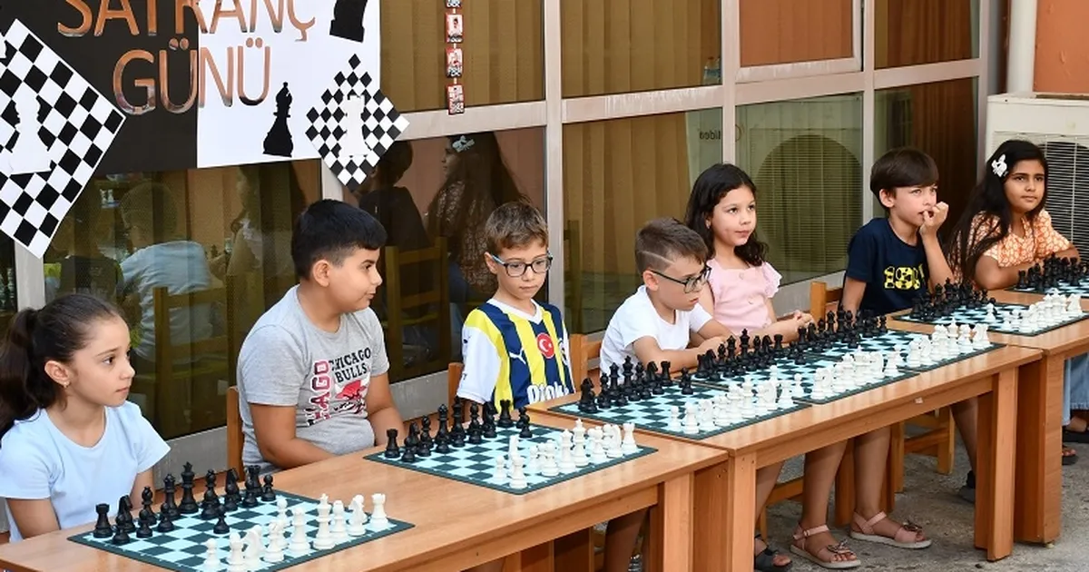 Manisa'da 'şah-mat'ın tekniklerini öğrendiler