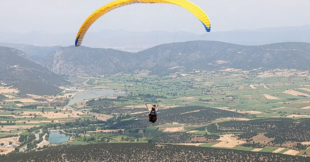 Bilecik'te yamaç paraşütü hazırlığı