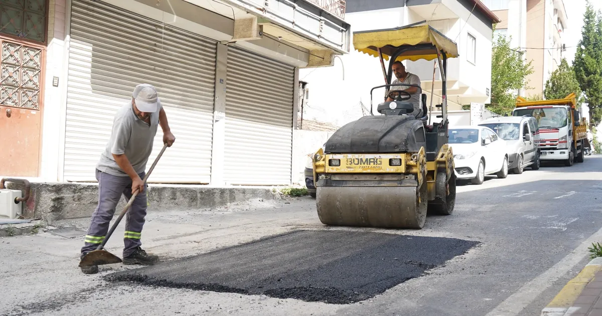 Çayırova'da Fen işleri ekipleri çalışmalarını sürdürüyor