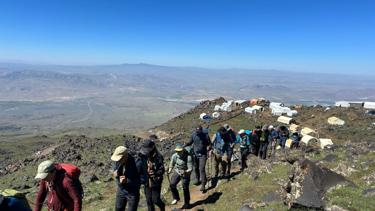 İnegöllü dağcılar, Ağrı Dağı’na tırmandı