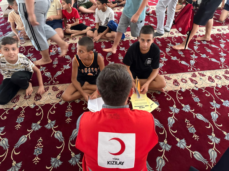 Kızılay Artuklu Şubesi'nden Kuran kursu öğrencilerine ziyaret