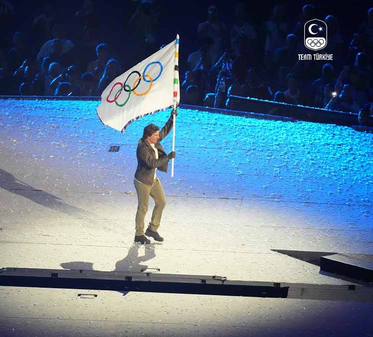 Paris 2024 Olimpiyat Oyunları görkemli bir tören ile veda etti