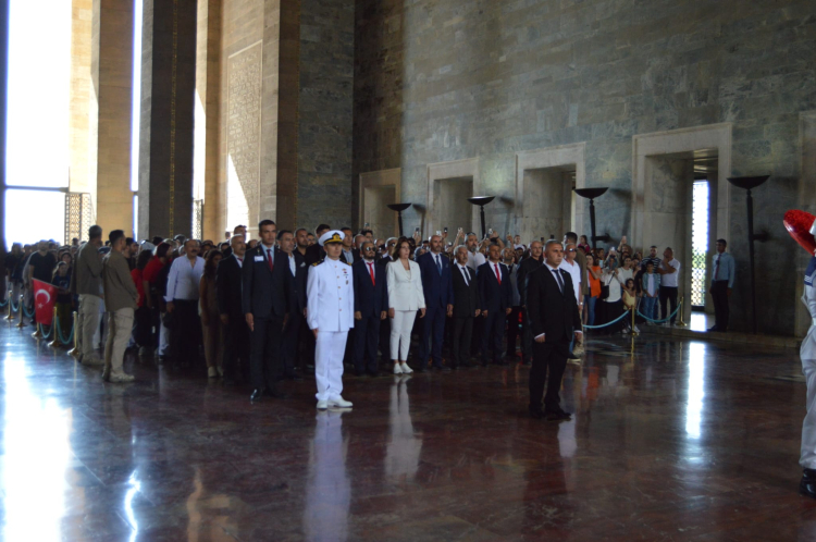 Alpagut Turan Federasyonu Anıtkabir'e çıkartma yaptı