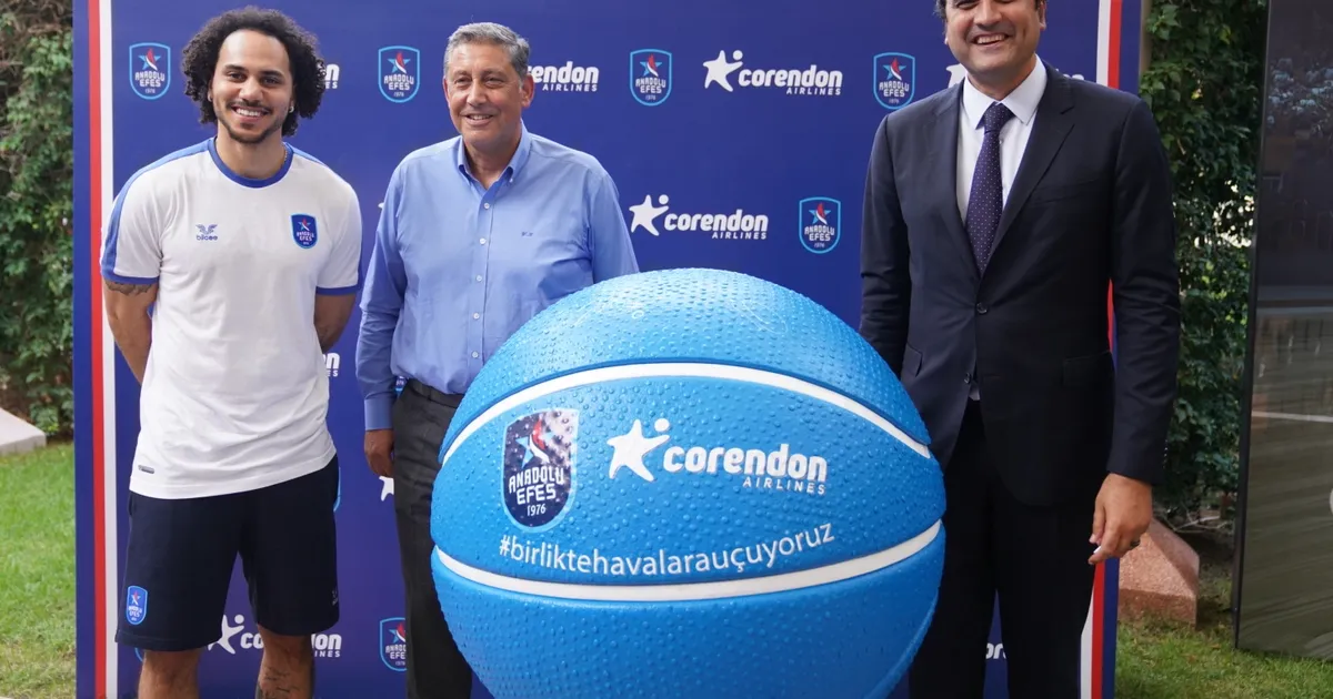 Anadolu Efes sponsorluk anlaşmasını yeniledi