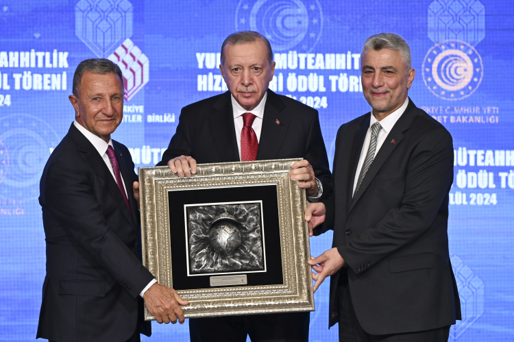 Başarılı 'Yurt Dışı Müteahhitlik Hizmetleri' ödüllendirildi