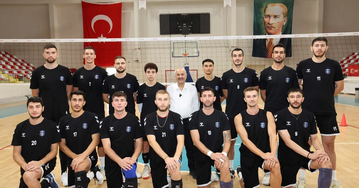 Başkan Büyükgöz’den voleybol takımına ziyaret