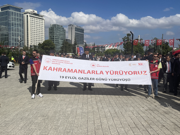 Bursa’da 19 Eylül Gaziler Günü törenle kutlandı