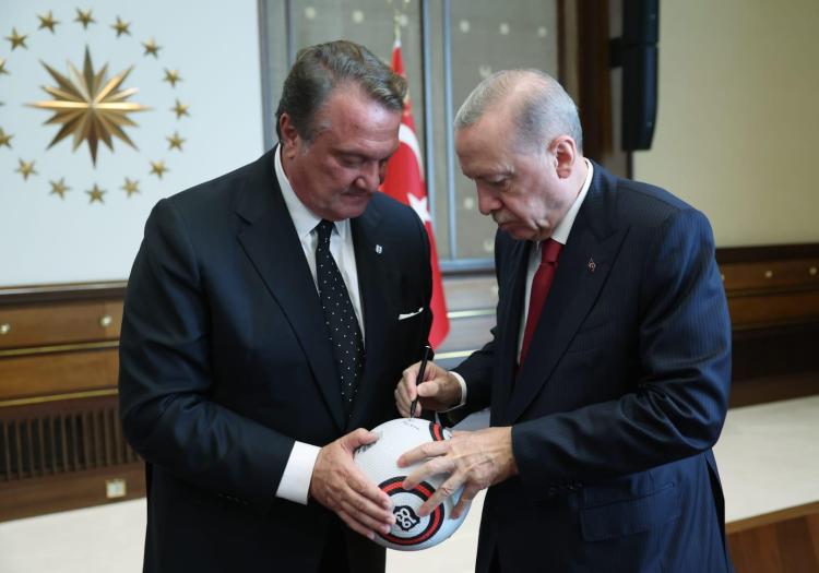 Cumhurbaşkanı Erdoğan BJK heyetini kabul etti