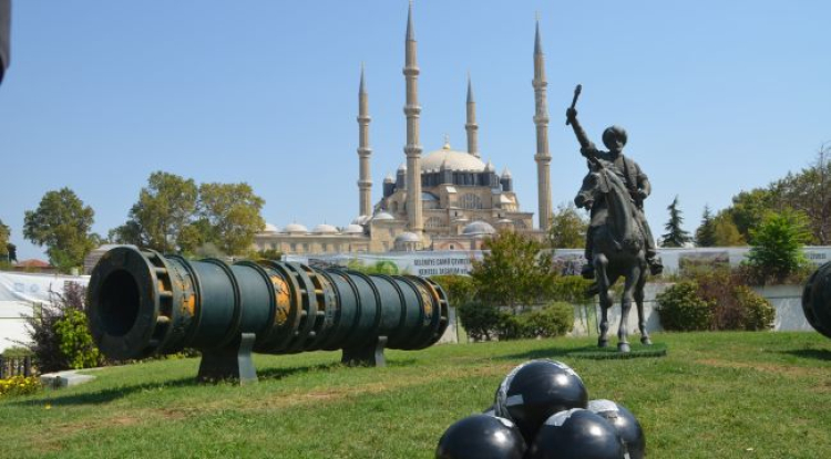 Fatih'in topları hurdalıkta! Edirne'nin tarihi değerlerine sahip çıkılsın