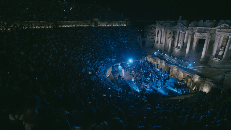 Levent Yüksel'den Pamukkale'de büyüleyici konser