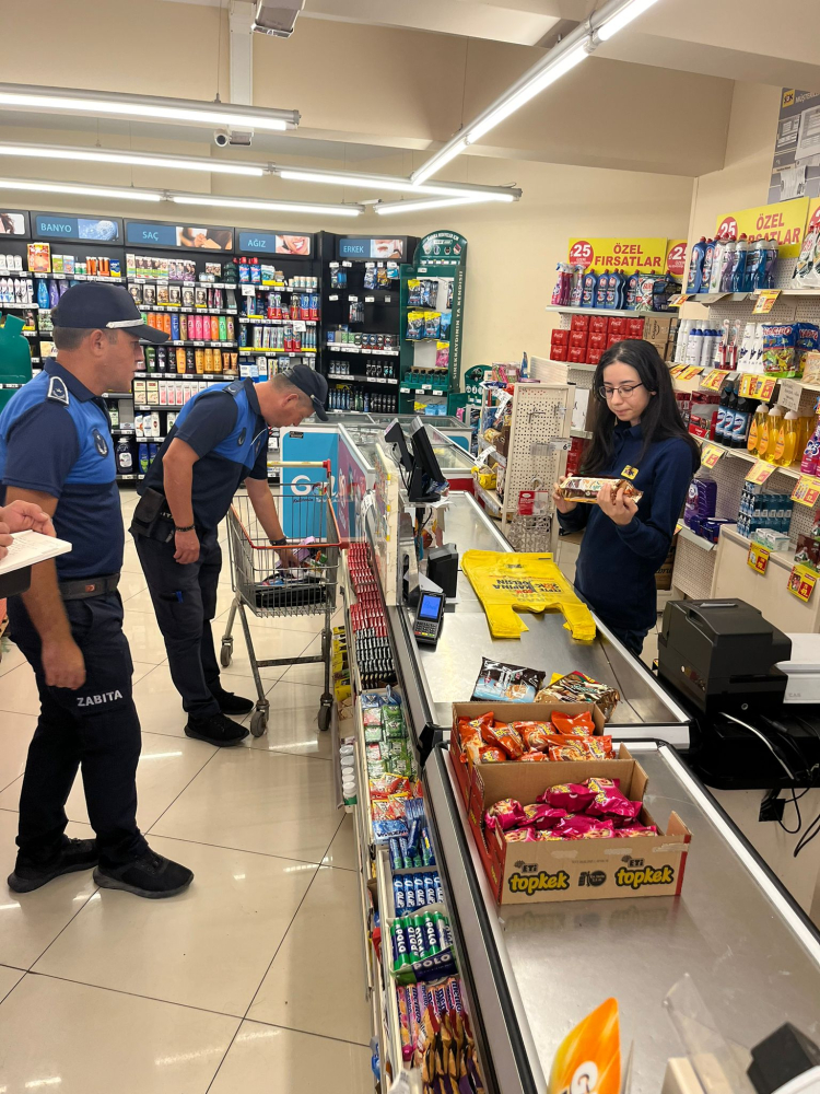 Mudanya Zabıtası'ndan marketlere denetim