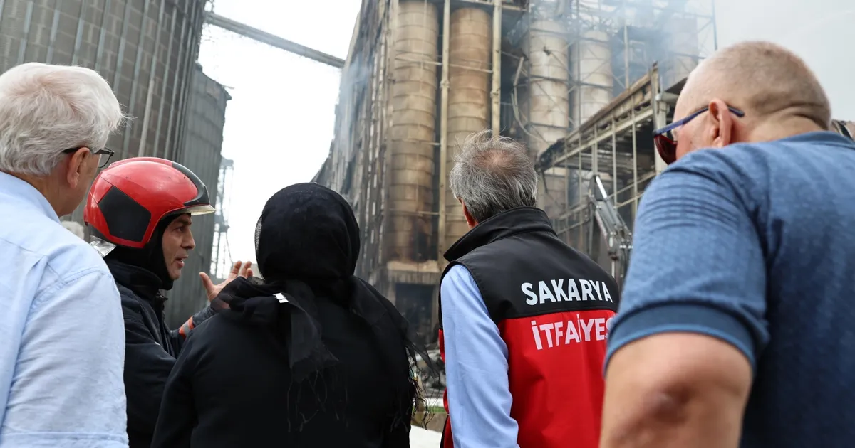 Sakarya Hendek'te patlama sonrası son durum... Son ana kadar bölgede olunacak