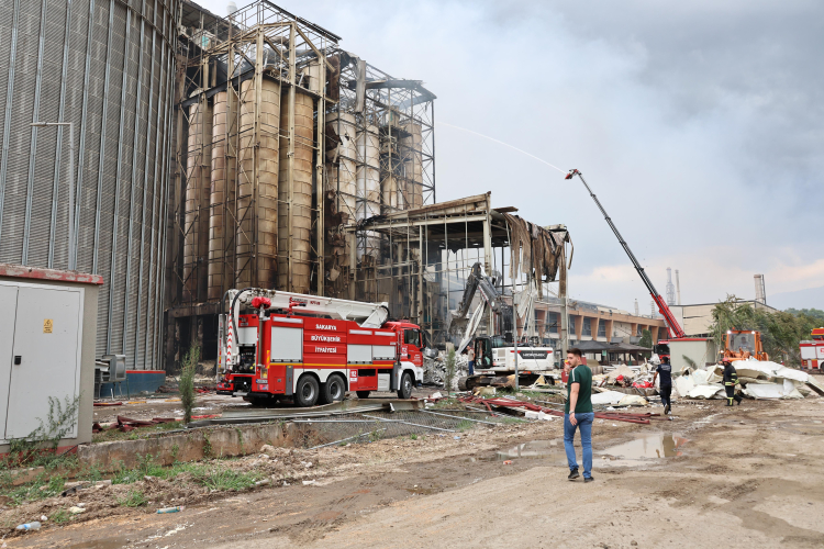 Sakarya Hendek'te patlama sonrası son durum... Son ana kadar bölgede olunacak