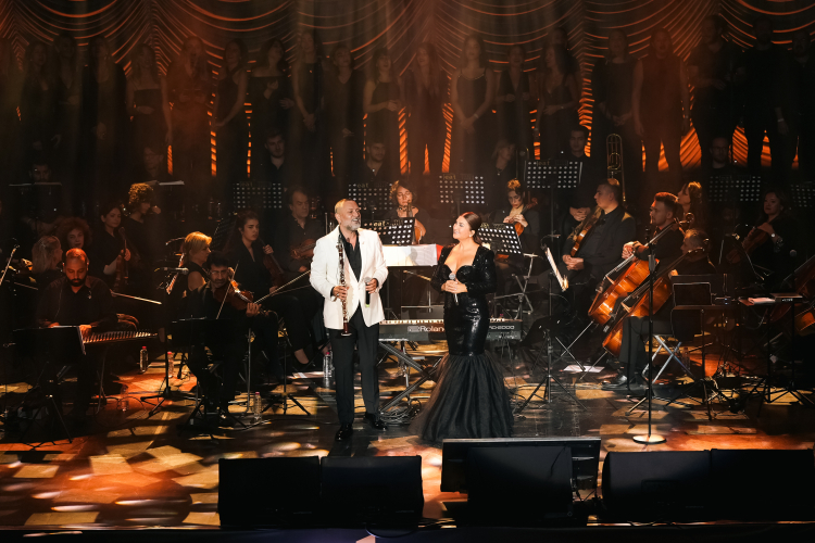 Sibel Can'dan açık havada muhteşem performans