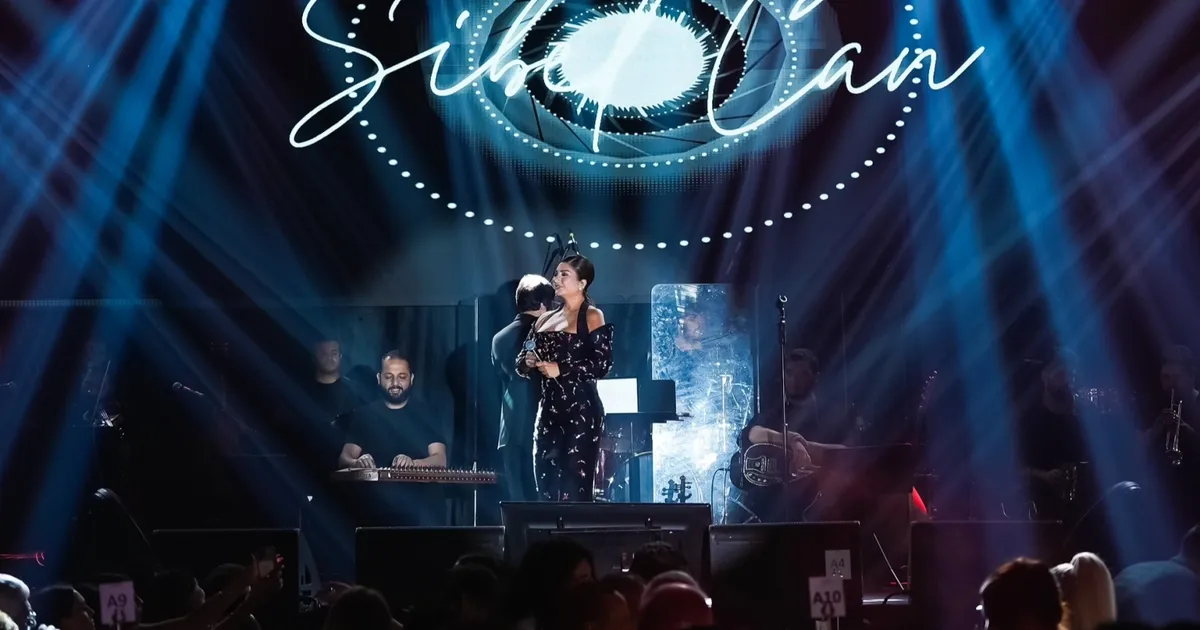 Sibel Can'dan yavru vatanda müzik şöleni