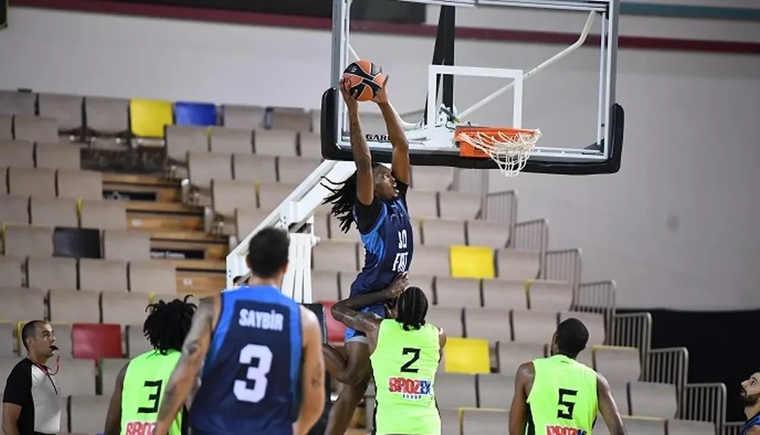 TOFAŞ Basketbol Takımı, Turkish