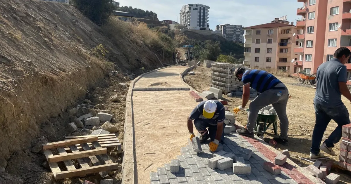 Bursa Gemlik'te mahalleler için hafta sonu da çalışıldı