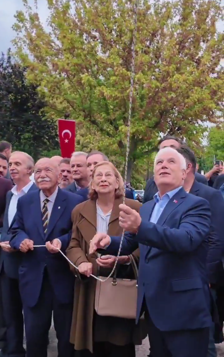 Bursa'da Erdem Saker'in adı Botanik Park'ta ölümsüzleştirildi