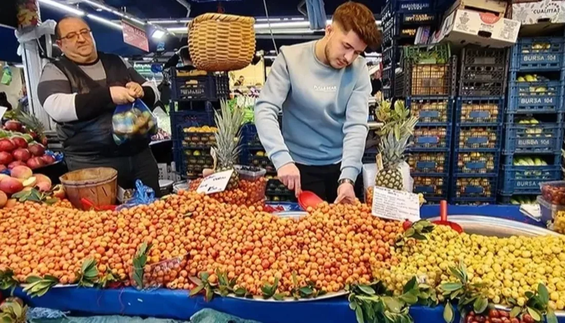 Bursa'da yaşayan vatandaşlar, pazar