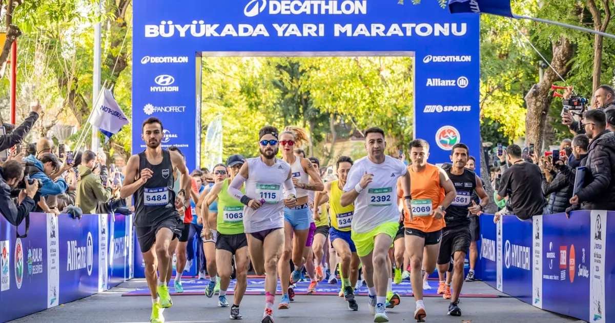 Büyükada Yarı Maratonu'na rekor katılım gerçekleşti