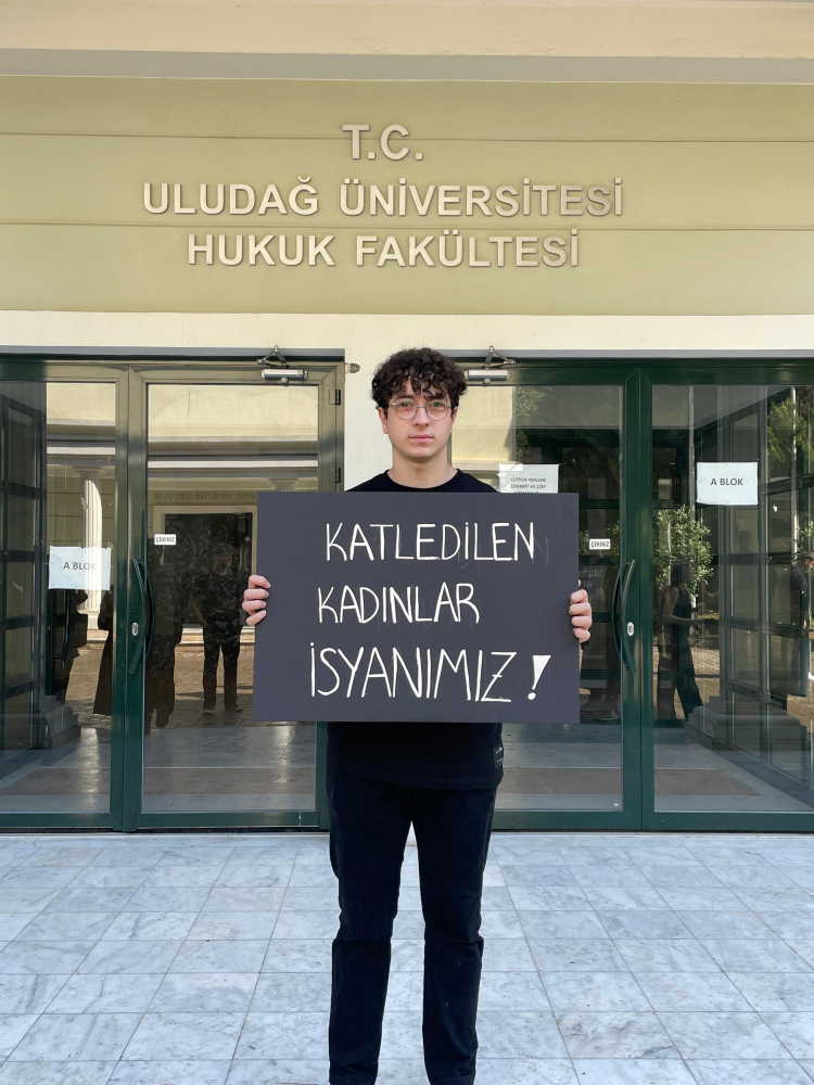 Hukuk fakültesi öğrencilerinden kadın cinayetlerine tepki