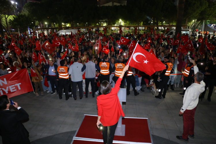 Karabağlar'da coşkulu kortej