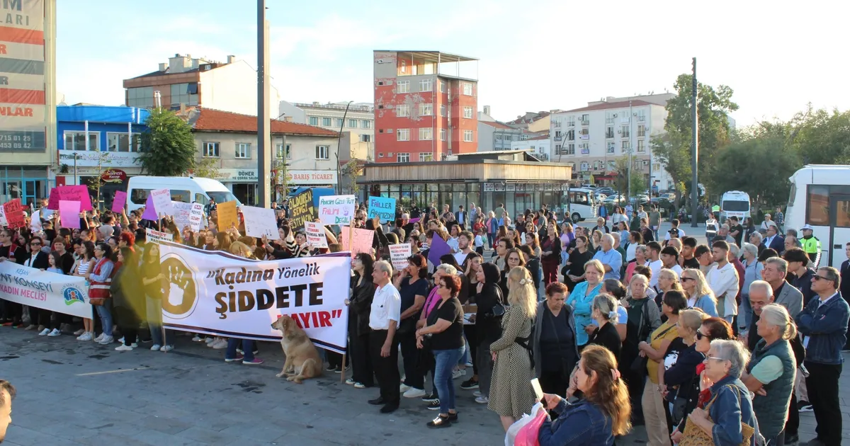 Keşan Kent Konseyi kadına ve çocuğa yönelik her türlü şiddete karşı ses yükseltti