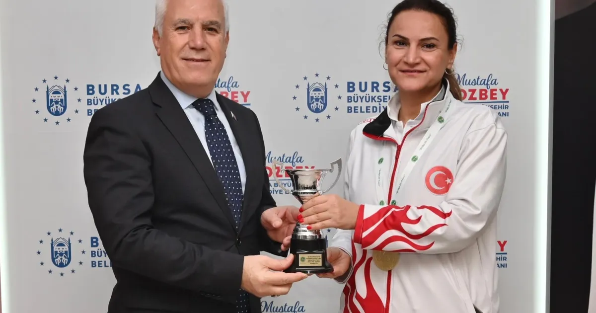 Başkan Bozbey dünya şampiyonu Dilek Yavaş’ı ağırladı