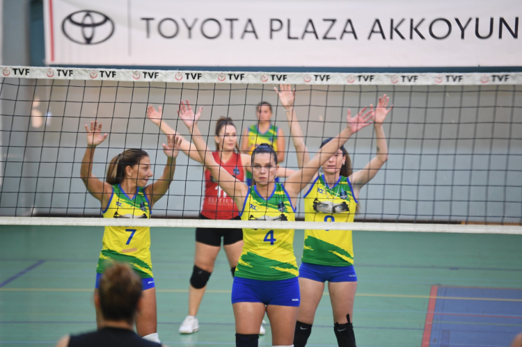 Bursa Osmangazi'de Türkiye Veteran Voleybol Turnuvası başladı