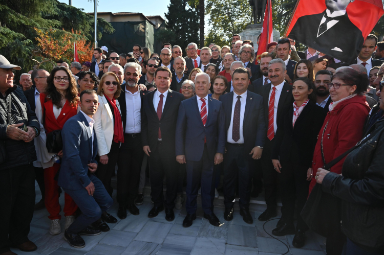 CHP Bursa İl Başkanlığı Cumhuriyet'in 101. yılını coşkuyla kutladı