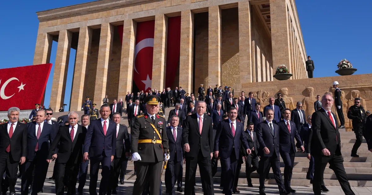 Devlet erkânı Anıtkabir’de