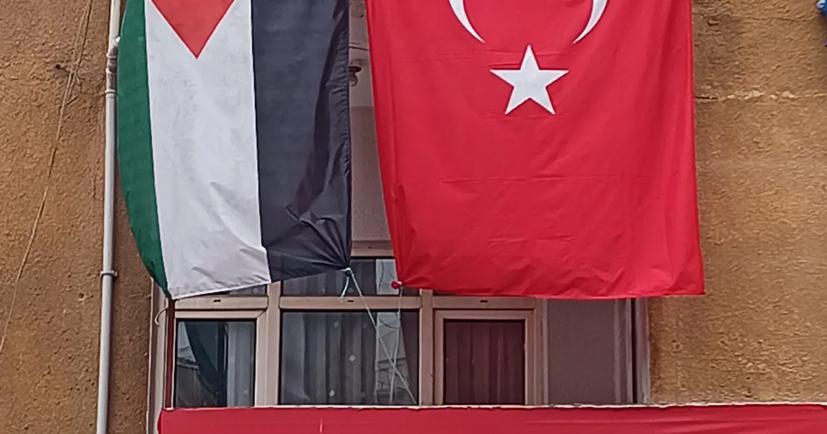 Edirne Keşan'da SP, Filistin bayrağı astı!