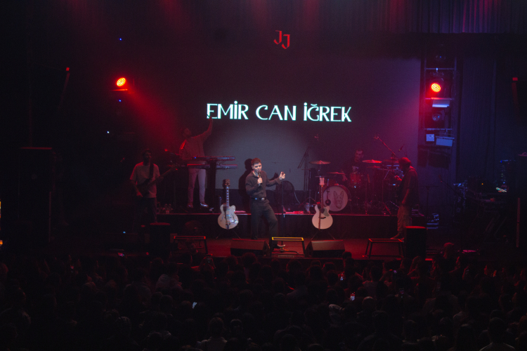 Emir Can İğrek'ten 'alternatif pop' yorumu