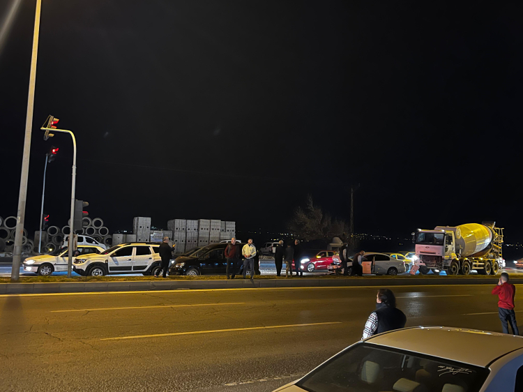 Kahramanmaraş'ta zincirleme trafik kazası! 4 araç hasar gördü